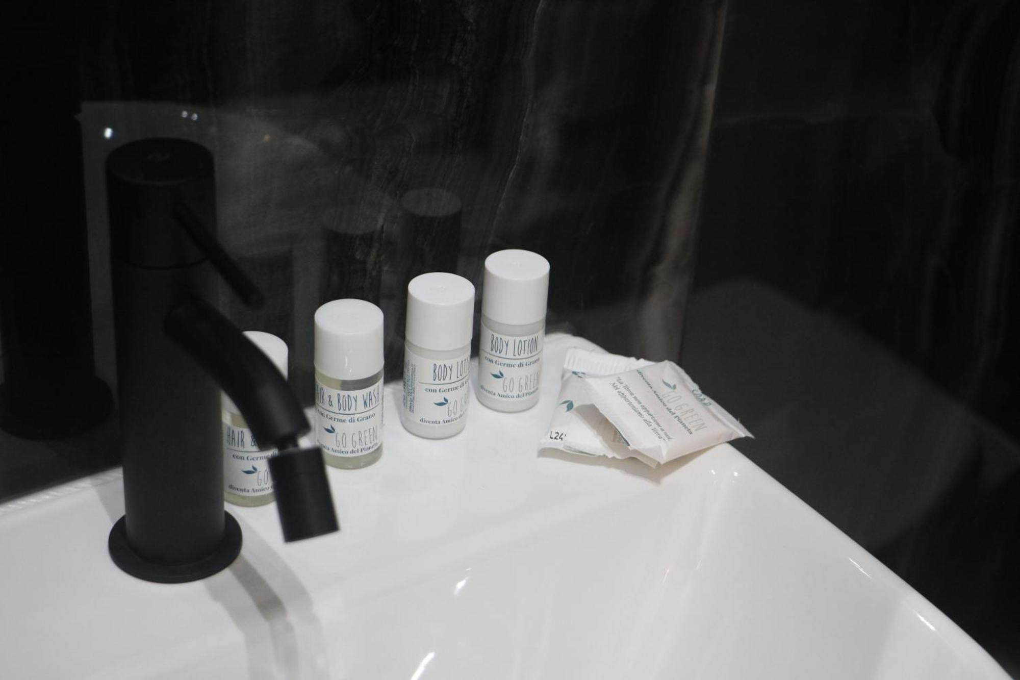 Xcross Suites Basilica San Paolo Rome Buitenkant foto